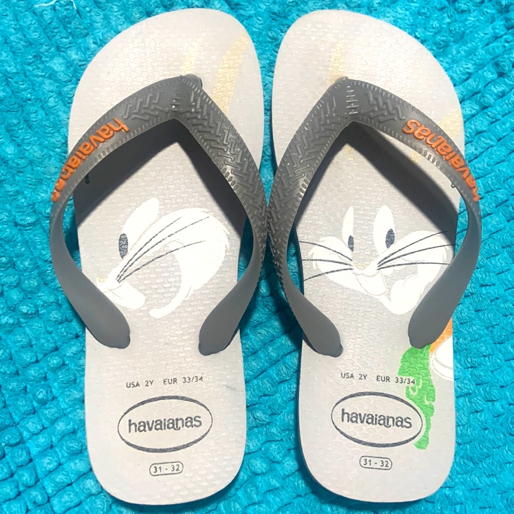 Havaianas Bugs Bunny Flip Flops 2Y NEW!!